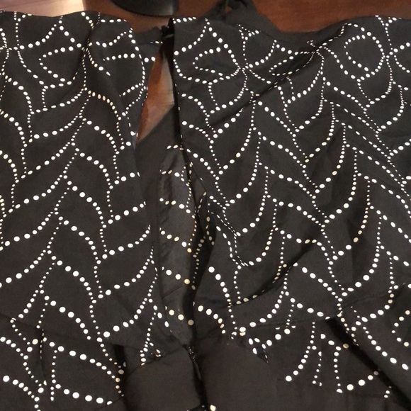 New without tags Molly Bracken size large cold shoulder romper, fits med/lg - Picture 3 of 3